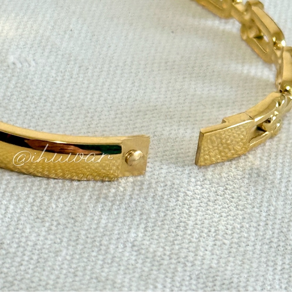 18K Gold Plated Stainless Steel U-Link Bangle Bracelet - Picture 9 of 9